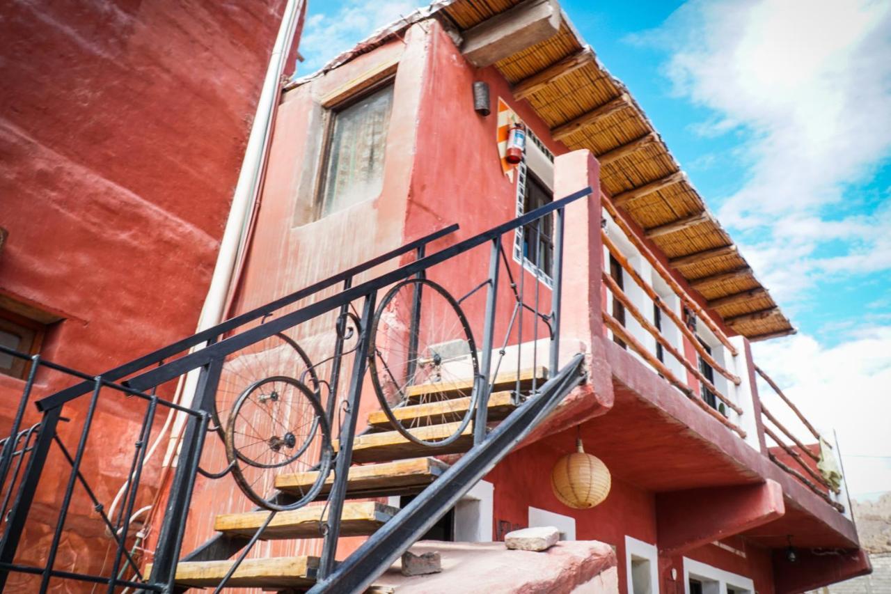 Tierra Andina Hostel Тилькара Экстерьер фото